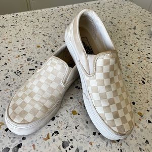VANS TAN AND WHITE CHECKERBOARD CLASSIC SLIP-ON SNEAKERS SIZE 6 WOMENS